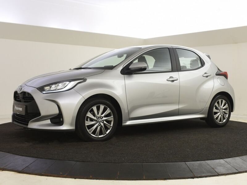 Zilver Gebruikt 2024 Toyota Yaris Edition Hatchback | € 23.800 (Eerlijke prijs) - Afbeelding 1/4