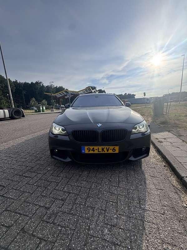 Grijs Occasion 2010 BMW 528 Executive Sedan | € 7.500 - Afbeelding 1/4