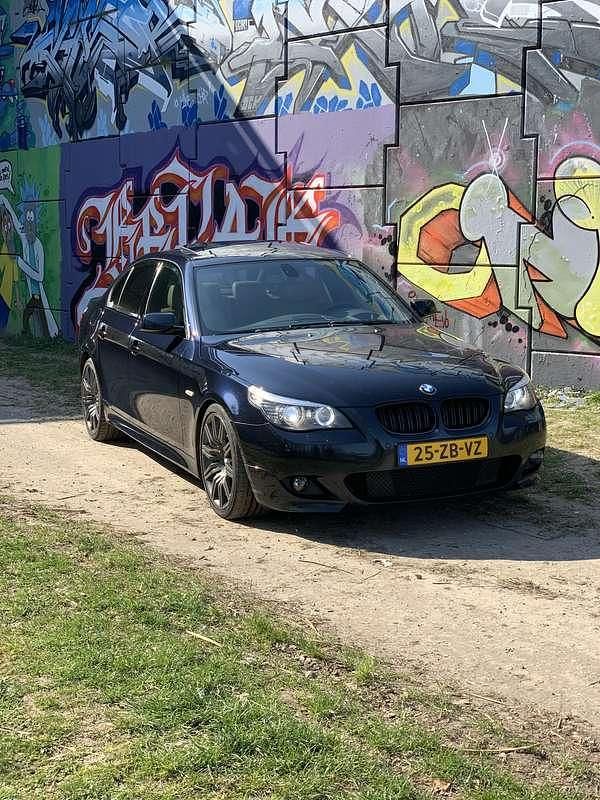 Zwart Gebruikt 2008 BMW 535 Sedan | € 11.999 - Afbeelding 1/4