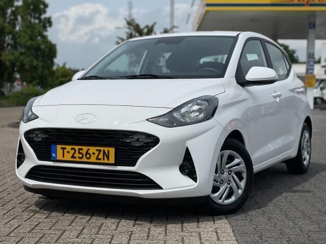 Wit Gebruikt 2024 Hyundai i10 Comfort Hatchback | € 16.900 (Eerlijke prijs) - Afbeelding 1/4
