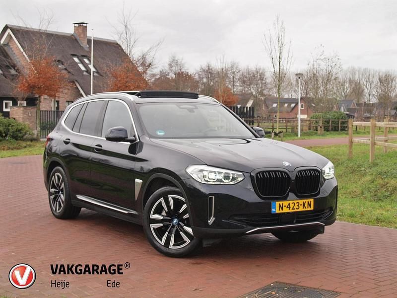 Zwart Gebruikt 2021 BMW iX3 Executive SUV | € 34.490 (Super prijs) - Afbeelding 1/4