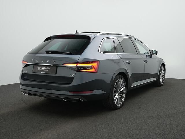 Occasion Skoda Superb LAURIN & KLEMENT 218 PK (160 kW) 2021 Grijs Stationwagen