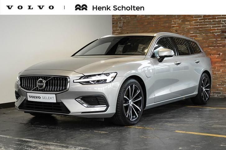 Grijs Occasion 2025 Volvo V60 Stationwagen | € 41.950 (Goede deal) - Afbeelding 1/4