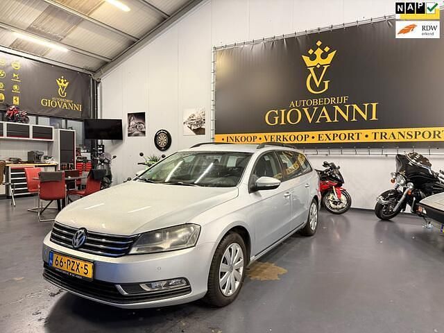 Grijs Occasion 2011 VW Passat Trendline Stationwagen | € 5.750 (Eerlijke prijs) - Afbeelding 1/4