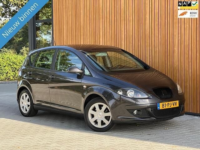 Zwart Gebruikt 2004 Seat Altea Stylance MPV | € 1.499 (Eerlijke prijs) - Afbeelding 1/4