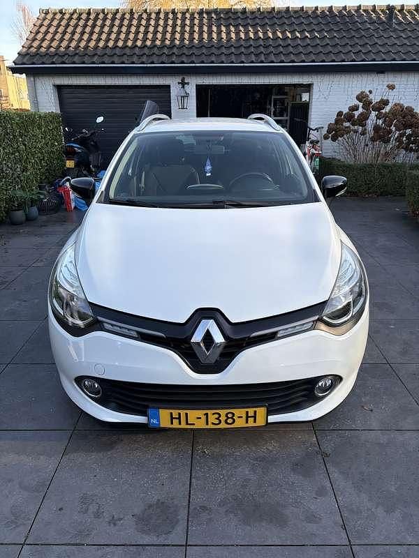Occasion Renault Clio GrandTour Night&Day 90 PK (66 kW) 2015 Wit Stationwagen