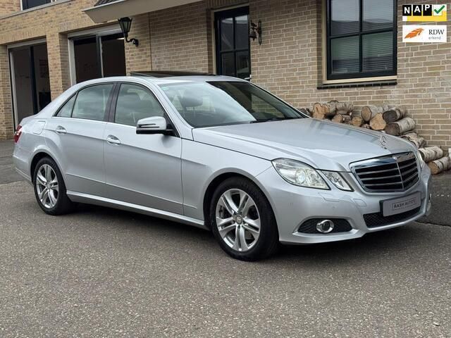 Zilver Gebruikt 2009 Mercedes E350 Avantgarde Sedan | € 23.950 - Afbeelding 1/4