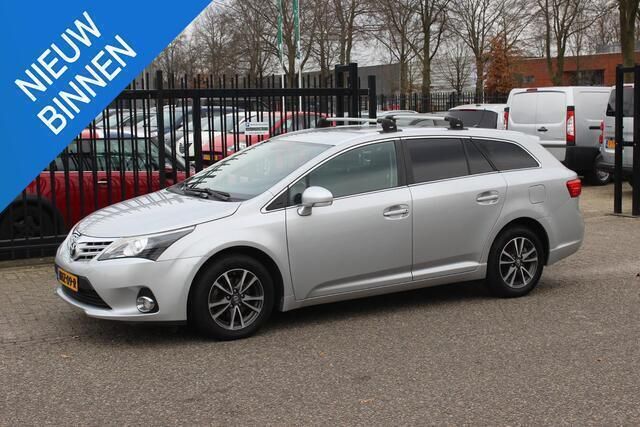 Grijs Gebruikt 2014 Toyota Avensis Business Edition Stationwagen | € 12.750 (Eerlijke prijs) - Afbeelding 1/4
