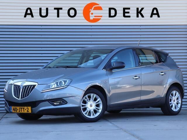 Grijs, metallic lak Gebruikt 2009 Lancia Delta Hatchback | € 3.950 (Eerlijke prijs) - Afbeelding 1/4