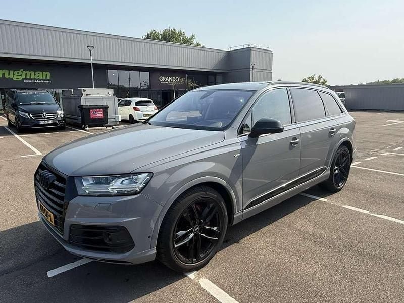 Grijs Gebruikt 2015 Audi Q7 SUV | € 34.995 - Afbeelding 1/4