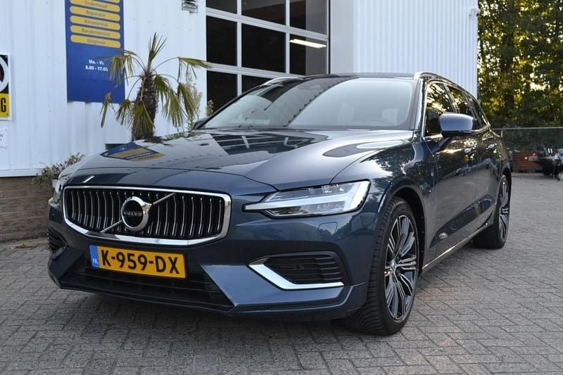 Blauw Gebruikt 2020 Volvo V60 Stationwagen | € 34.950 (Iets duurder) - Afbeelding 1/4