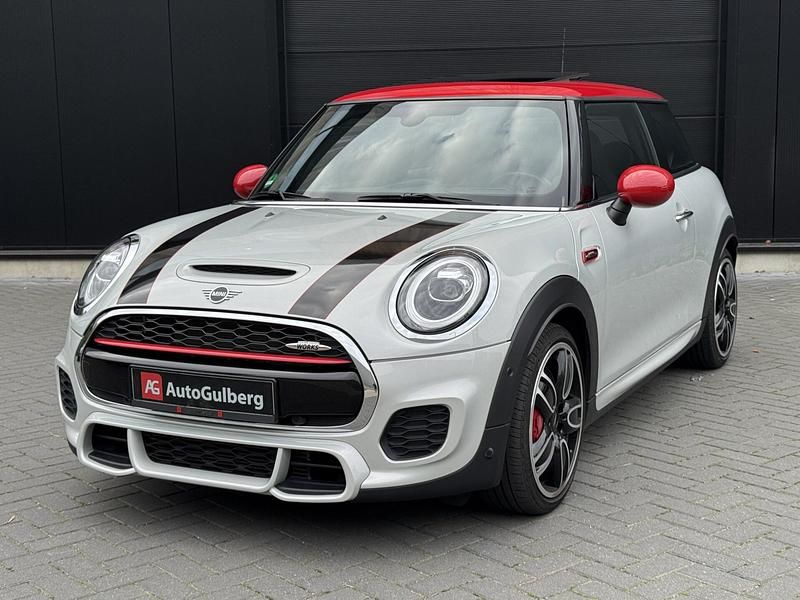 Wit Gebruikt 2019 Mini John Cooper Works Hatchback | € 26.900 (Eerlijke prijs) - Afbeelding 1/4