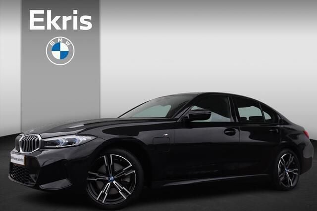 Zwart Gebruikt 2024 BMW 330 M Sport Sedan | € 45.900 (Eerlijke prijs) - Afbeelding 1/4