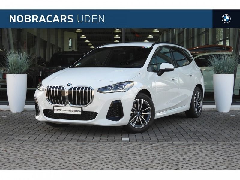Wit Gebruikt 2024 BMW 220 Active Tourer Executive MPV | € 44.950 (Eerlijke prijs) - Afbeelding 1/4