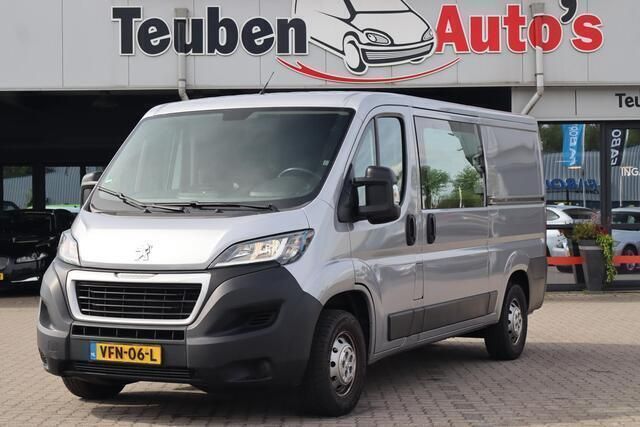 Grijs Gebruikt 2020 Peugeot Boxer Premium Van | € 11.985 - Afbeelding 1/4