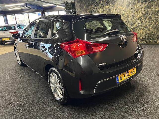 Occasion Toyota Auris 99 PK (72 kW) 2014 Zwart Hatchback