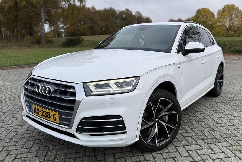 Wit Occasion 2017 Audi Q5 S-Line SUV | € 27.750 - Afbeelding 1/4