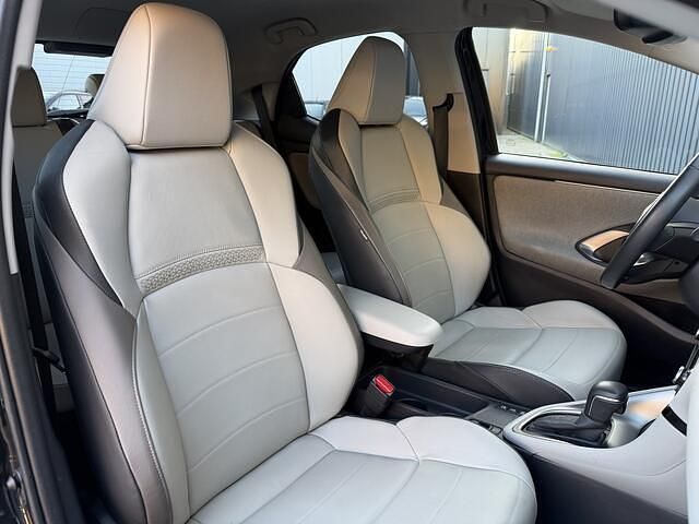 Occasion Toyota Yaris Executive 116 PK (85 kW) 2022 Zwart Hatchback