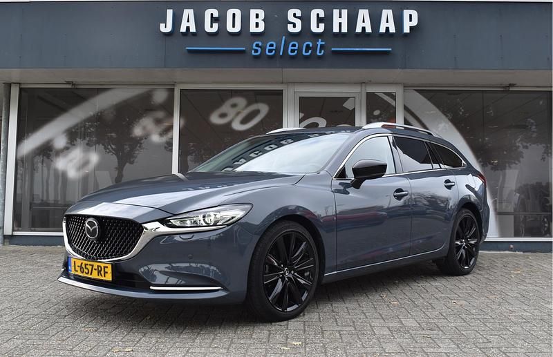 Grijs Occasion 2021 Mazda 6 Luxury Stationwagen | € 26.450 (Eerlijke prijs) - Afbeelding 1/4
