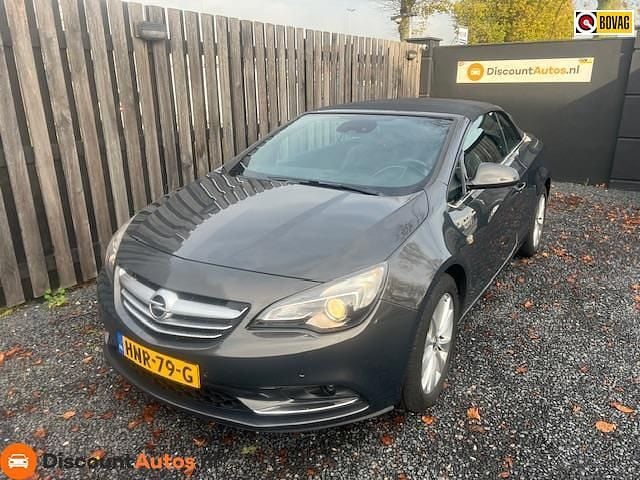 Grijs Occasion 2013 Opel Cascada Cosmo Cabriolet | € 7.995 (Eerlijke prijs) - Afbeelding 1/4