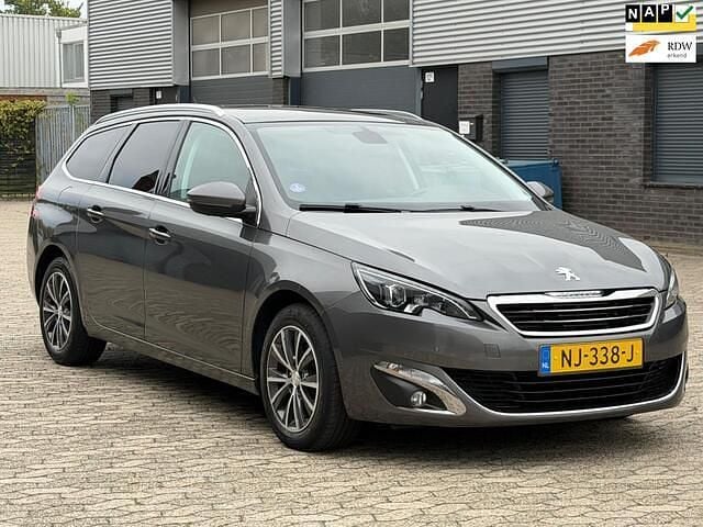 Grijs Gebruikt 2017 Peugeot 308 SW Premium Stationwagen | € 7.745 (Super prijs) - Afbeelding 1/4