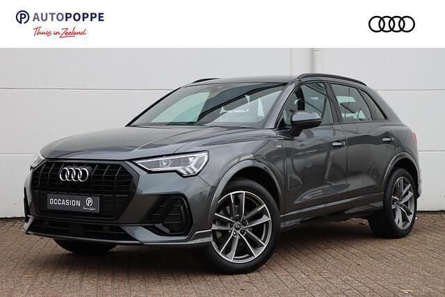Grijs Occasion 2021 Audi Q3 Design SUV | € 34.450 (Eerlijke prijs) - Afbeelding 1/4