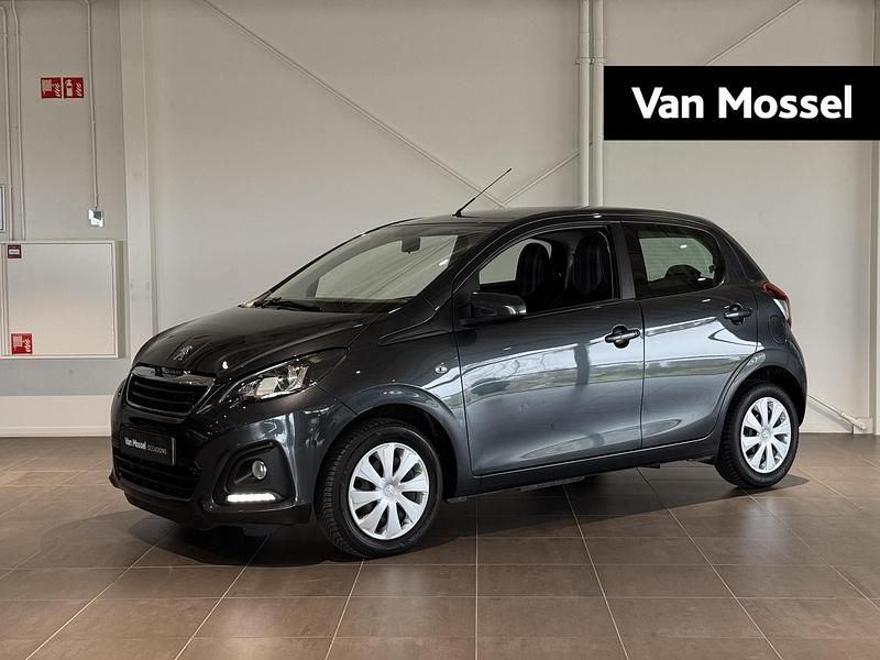 Grijs Gebruikt 2020 Peugeot 108 Active Hatchback | € 9.235 (Eerlijke prijs) - Afbeelding 1/4