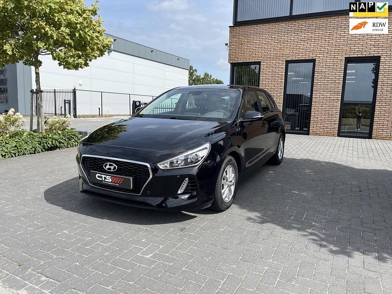 Zwart Gebruikt 2018 Hyundai i30 Comfort Hatchback | € 13.750 (Eerlijke prijs) - Afbeelding 1/4