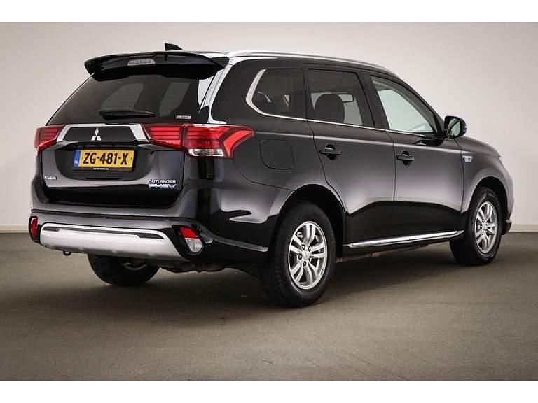 Occasion Mitsubishi Outlander P-HEV 135 PK (99 kW) 2019 Amethyst black p SUV