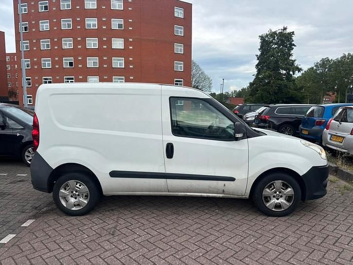Occasion 2011 Fiat Doblò MPV | € 2.000 (Goede deal) - Afbeelding 1/4