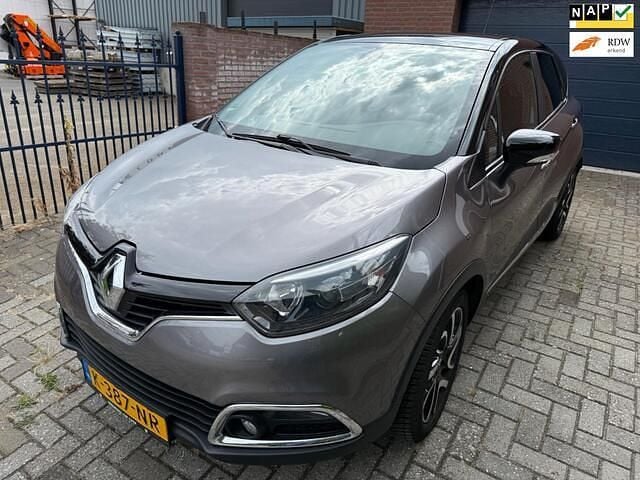 Grijs Gebruikt 2015 Renault Captur Dynamique SUV | € 8.945 (Eerlijke prijs) - Afbeelding 1/4