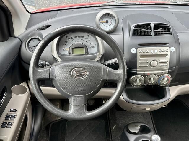 Occasion Daihatsu Sirion 87 PK (63 kW) 2007 Rood Hatchback