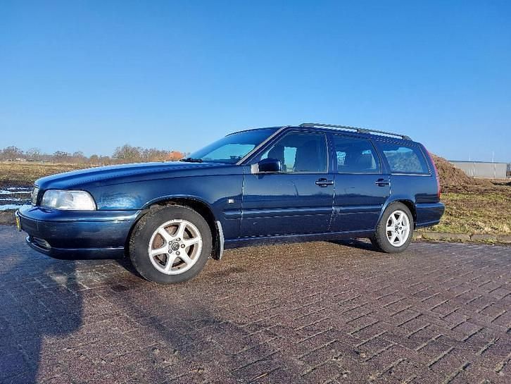 Occasion 2000 Volvo V70 Stationwagen | € 800 (Goede deal) - Afbeelding 1/4