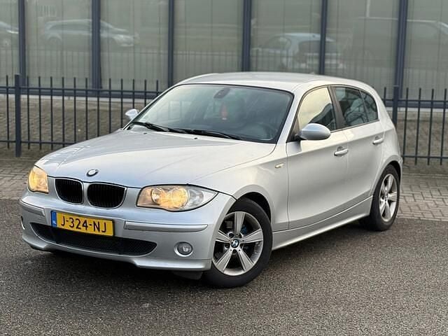 Grijs Occasion 2005 BMW 118 Hatchback | € 4.250 (Goede deal) - Afbeelding 1/4