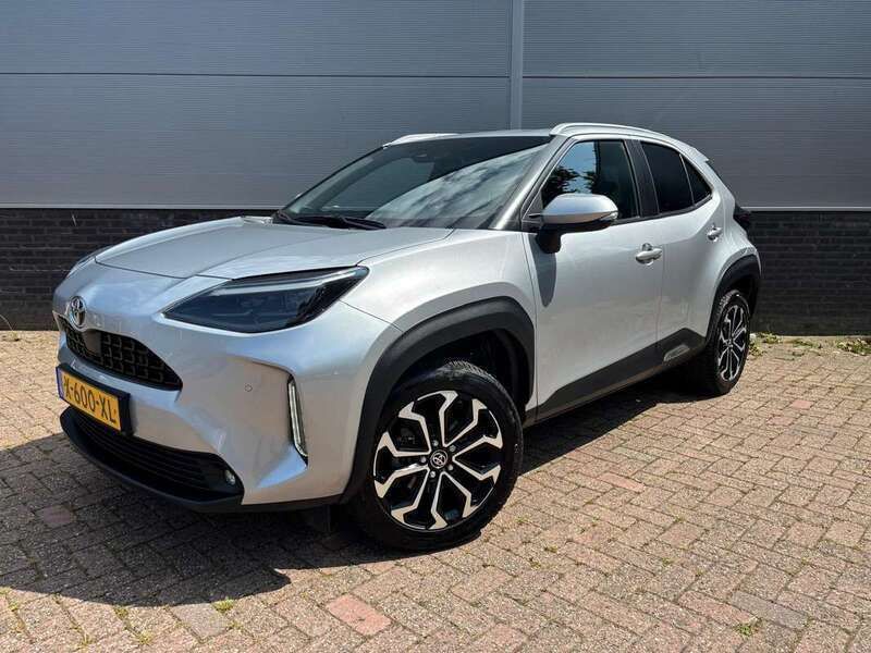 Grijs Gebruikt 2022 Toyota Yaris Cross Limited SUV | € 25.980 (Goede deal) - Afbeelding 1/4