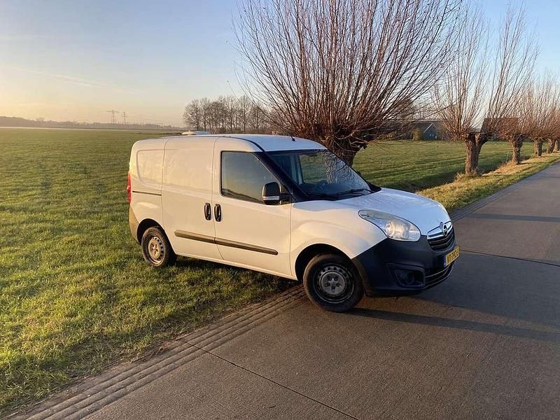 Occasion 2016 Opel Combo S Van | € 5.999 (Duur) - Afbeelding 1/4