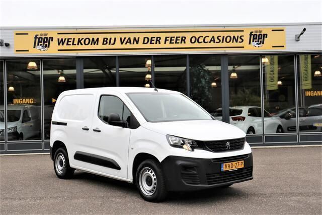 Wit Gebruikt 2020 Peugeot Partner Premium MPV | € 11.950 (Iets duurder) - Afbeelding 1/4