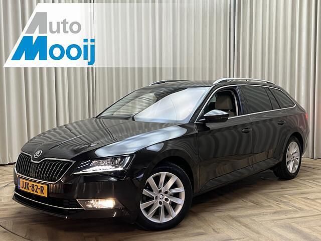 Bruin (metallic) Occasion 2017 Skoda Superb Business Line Stationwagen | € 16.750 (Eerlijke prijs) - Afbeelding 1/4