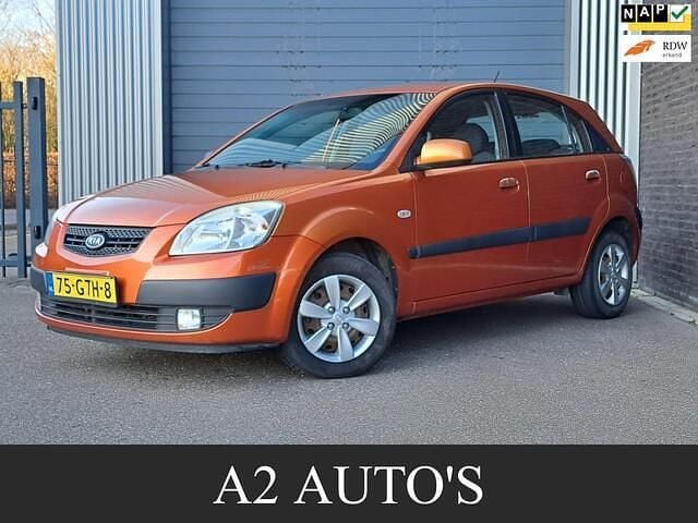 Oranje Gebruikt 2008 Kia Rio Hatchback | € 1.950 (Goede deal) - Afbeelding 1/4