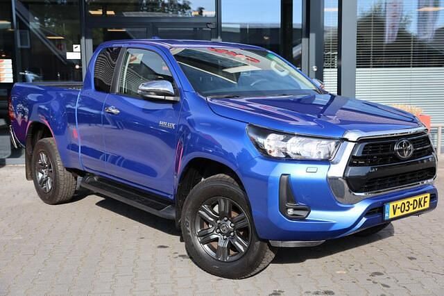Blauw Gebruikt 2024 Toyota HiLux Pickup | € 39.995 (Duur) - Afbeelding 1/4