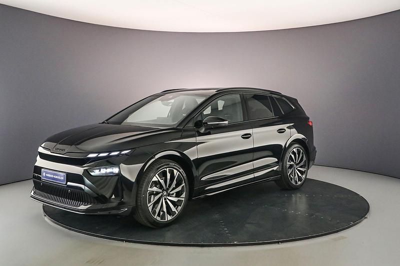Zwart Nieuw 2025 Skoda Enyaq iV SportLine SUV | € 53.225 (Eerlijke prijs) - Afbeelding 1/4