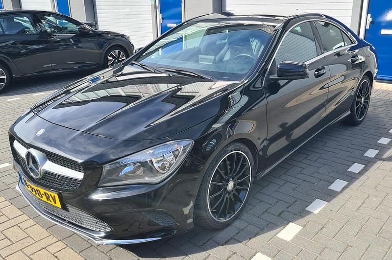Occasion Mercedes CLA250 AMG line 2016 Zwart (metallic) Sedan