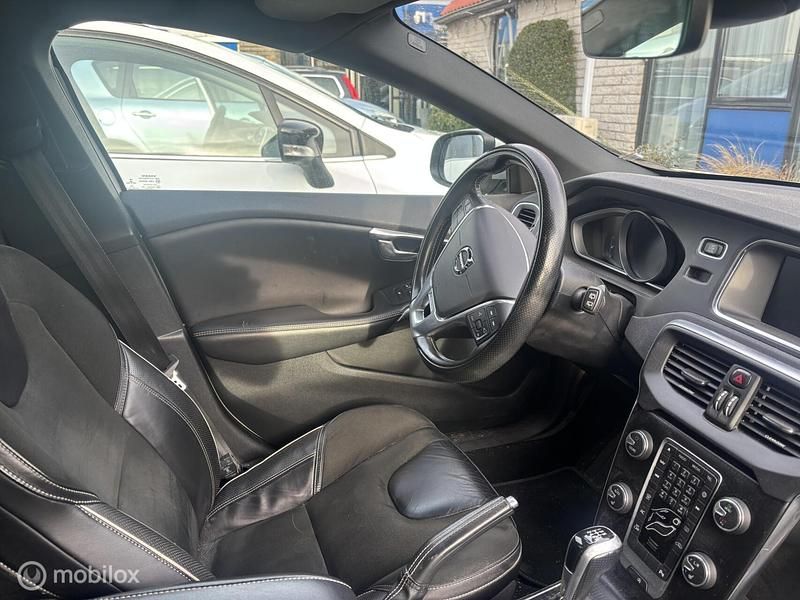 Occasion Volvo V40 R-Design 191 PK (140 kW) 2016 Wit Hatchback