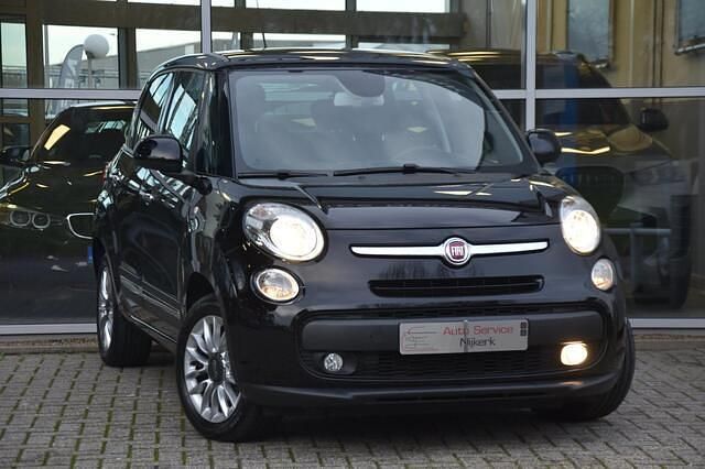 Zwart (metallic) Gebruikt 2014 Fiat 500L Lounge MPV | € 7.999 (Eerlijke prijs) - Afbeelding 1/4