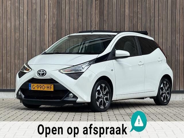 Wit, metallic lak Gebruikt 2019 Toyota Aygo Hatchback | € 13.950 (Eerlijke prijs) - Afbeelding 1/4