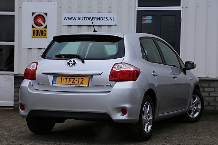 Occasion Toyota Auris Hybrid 136 PK (100 kW) 2011 Grijs Hatchback