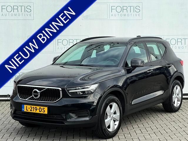 Zwart Gebruikt 2021 Volvo XC40 Momentum SUV | € 28.500 (Super prijs) - Afbeelding 1/4