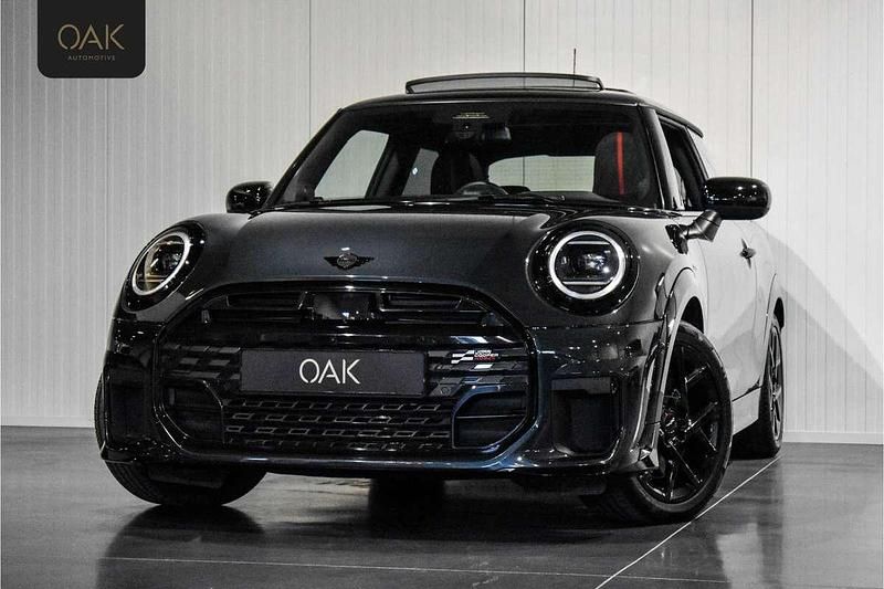 Grijs Gebruikt 2024 Mini Cooper S Hatchback | € 39.900 - Afbeelding 1/3