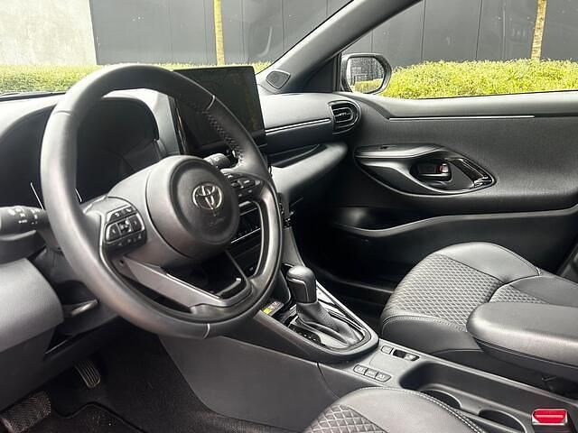 Occasion Toyota Yaris Sport 92 PK (67 kW) 2024 Rood Hatchback