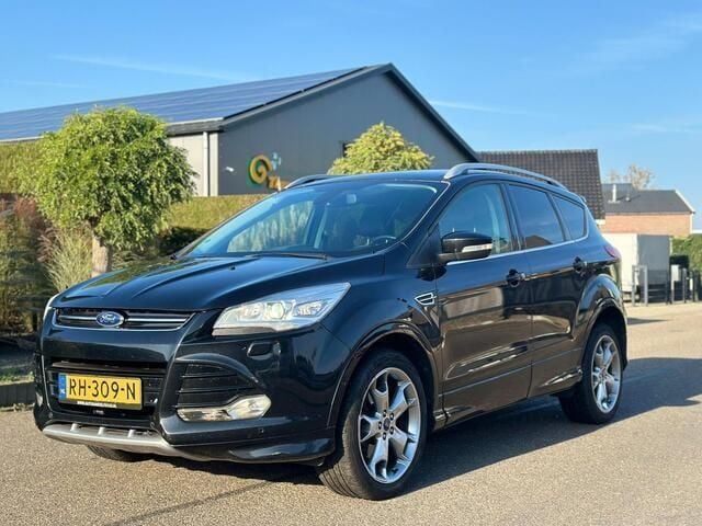 Zwart Gebruikt 2013 Ford Kuga Titanium SUV | € 6.999 (Eerlijke prijs) - Afbeelding 1/4